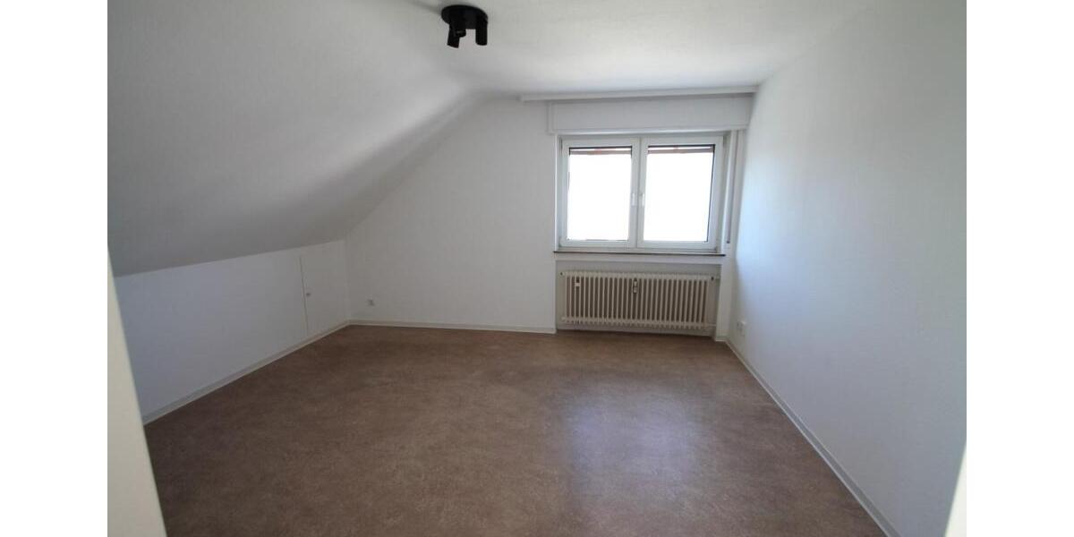 Dachgeschoßwohnung Frankfurt am Main West - 3.5 Zimmer, 92 m&sup2;, 1.100&euro; | Angebot:26196702