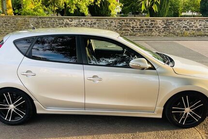 Hyundai i30 217.000 km 2.950 &euro; Florstadt 61197