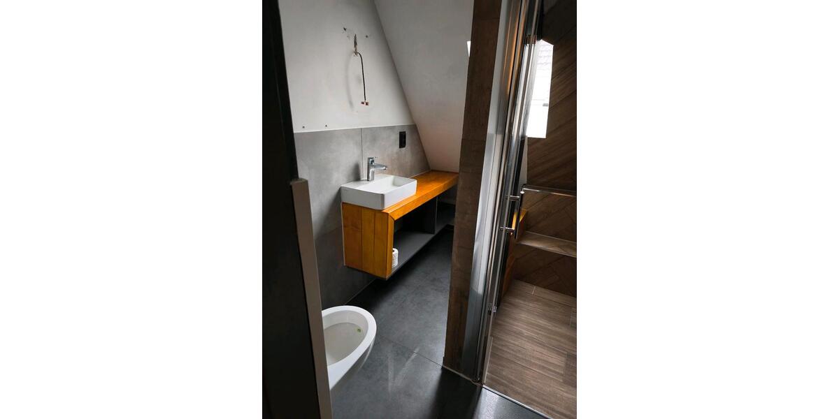 Helle 2-Zimmer DG Wohnung 2 zimmer