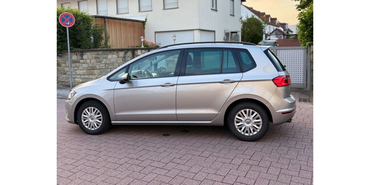 VW Golf Sportsvan 215.783 km 6.900 &euro; Langen 63225