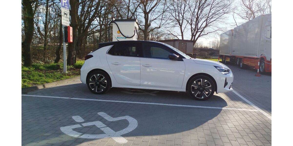 Opel Corsa 16.000 km 19.550 &euro; Groß-Gerau 64521