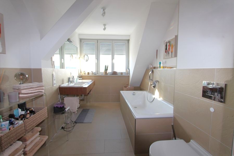 albero:) Exklusives Dachgeschoss mit Ateliercharakter im denkmalgeschützten Yorkhof (Baujahr 1902) - Etagenwohnung Hanau Lamboy | Angebot:25131032