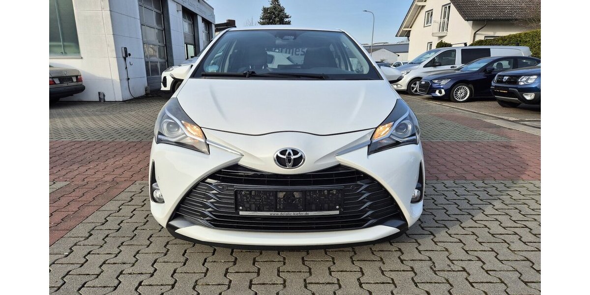 Toyota Yaris Team D 98.400 km 11.890 &euro; Rodgau 63110
