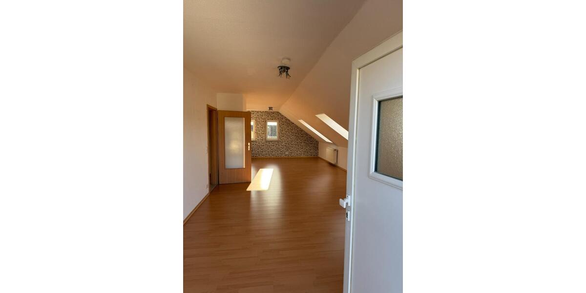 Dachgeschoßwohnung Hattersheim am Main - 2 Zimmer, 63 m&sup2;, 730&euro; | Angebot:24850720