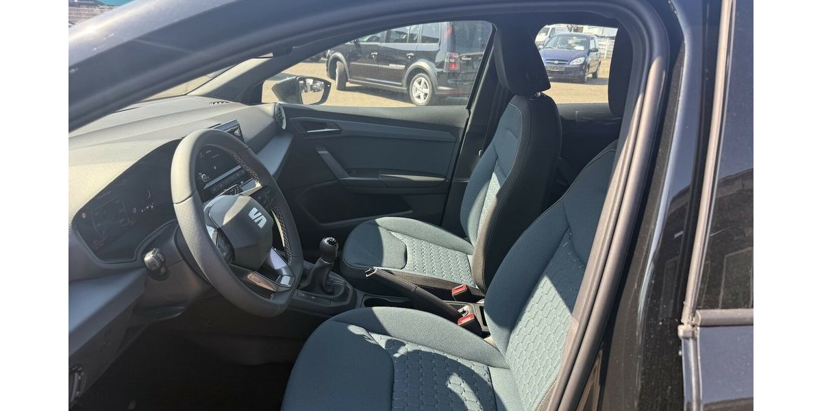 Seat Ibiza 1.0 TSI 70 kW Style/17Zoll/Winterp 2.677 km 17.999 &euro; Frankfurt 60386