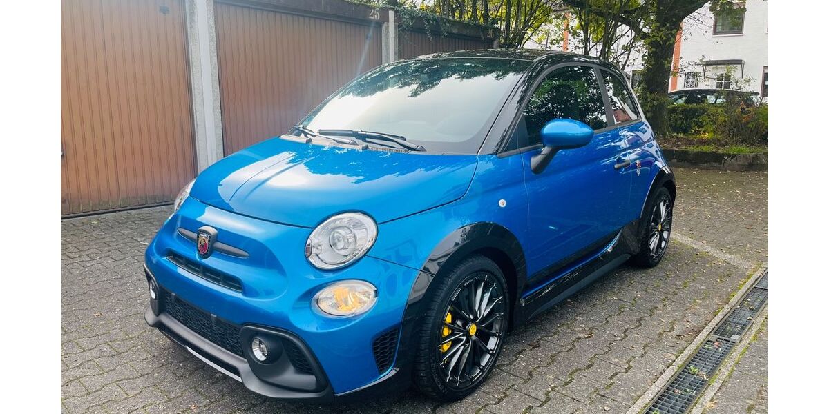 Abarth 695 5.611 km 31.990 &euro; Obertshausen 63179