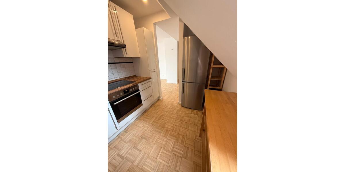 Dachgeschoßwohnung Oberursel (Taunus) - 4 Zimmer, 100 m&sup2;, 1.100&euro; | Angebot:26416269