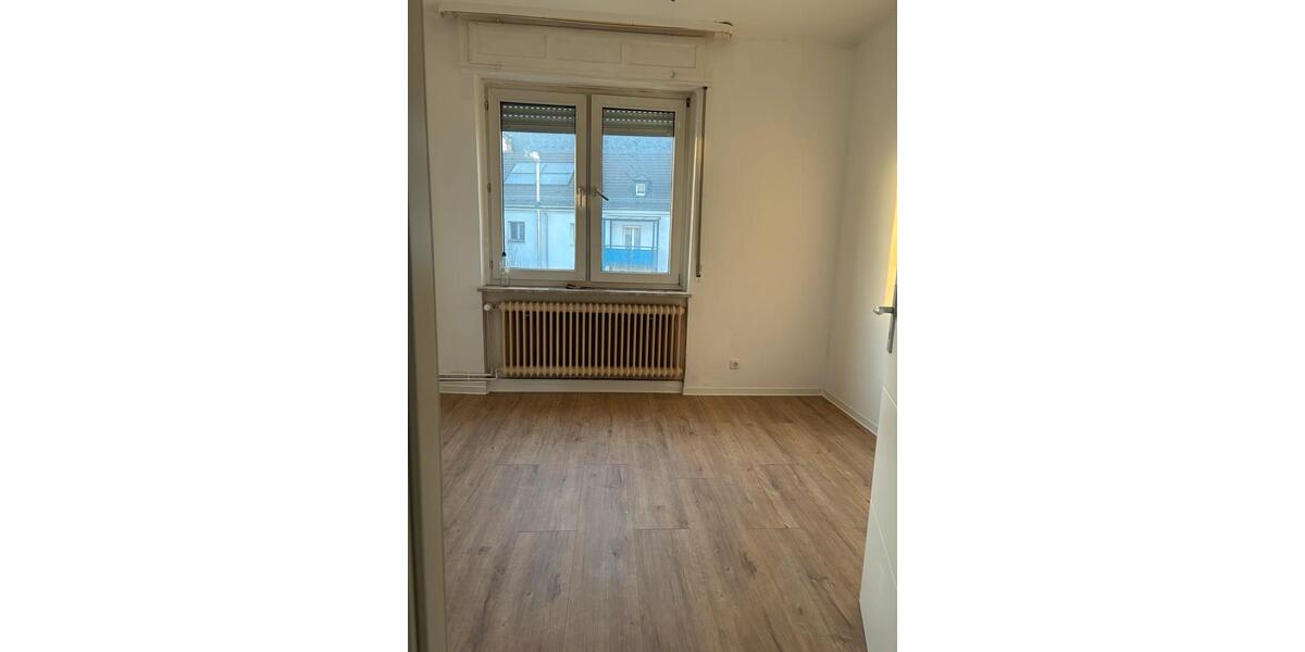 3 Zimmer Wohnung frisch saniert 3 zimmer