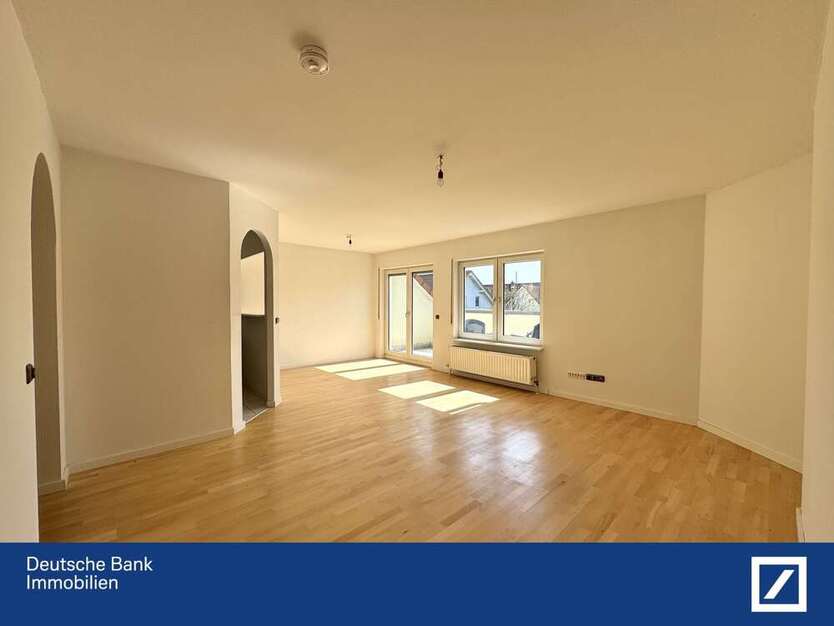 Charmante Dachgeschoßwohnung mit großzügigem Wohnbereich in ruhiger Lage!
