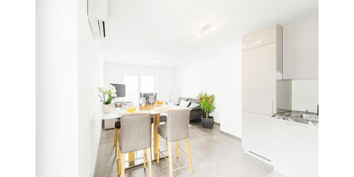 Voll möblierte 2-Zimmer-Luxuswohnung mit Garten & Außenstellplatz in Frankfurt-Preungesheim 2 zimmer