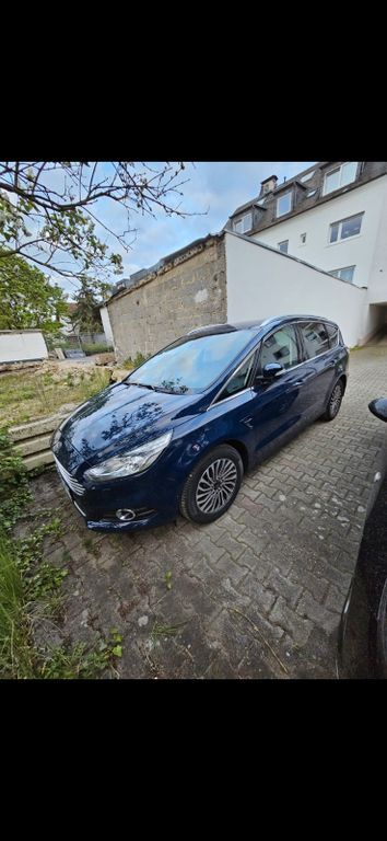 Ford S-Max 105.000 km 21.500 € Frankfurt 60599