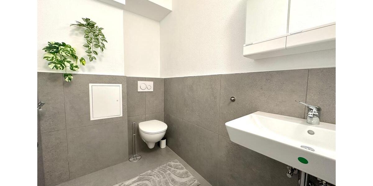 Drei Zimmer frei in moderner 5er WG mit eigenem Balkon in Frankfurt Nied – Coventrystraße 65! 1 zimmer