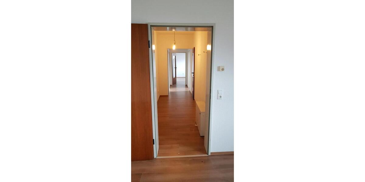 Dachgeschoßwohnung Frankfurt am Main Niederrad - 2 Zimmer, 80 m&sup2;, 1.190&euro; | Angebot:26283677