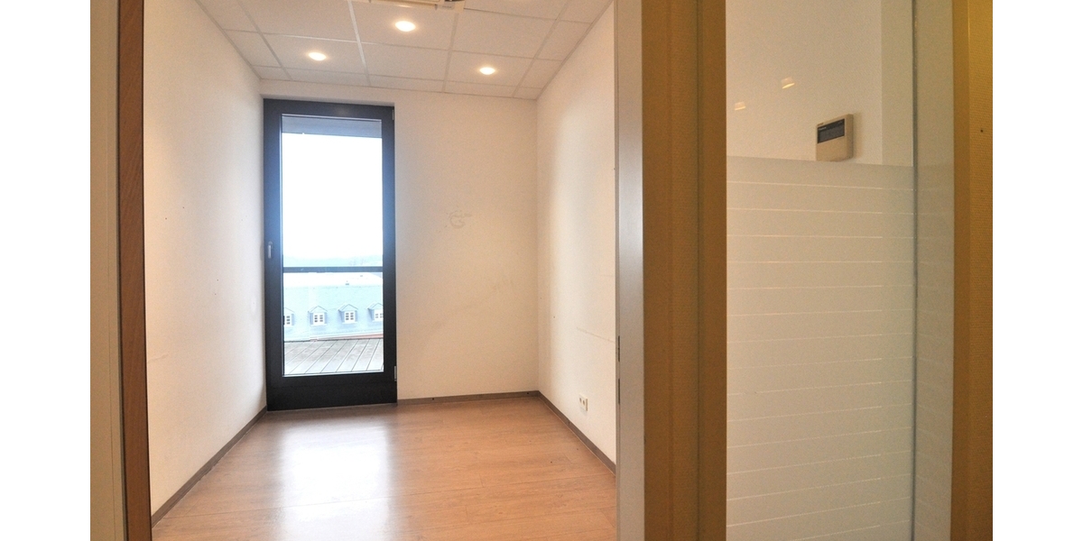 Praxis- oder Bürofläche mit Penthouse-Feeling im modernen Ärztehaus - Gewerbeobjekt Königstein | Angebot:26975149