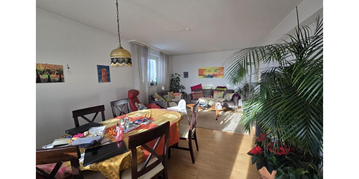 Schöne 3-Zi.-Wohnung mit Blick auf die Skyline 3 zimmer