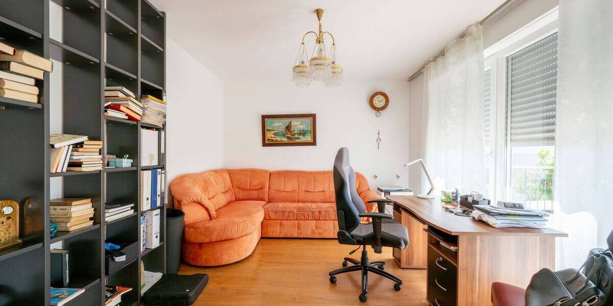 Einfamilienhaus Frankfurt am Main Kalbach-Riedberg - 8 Zimmer, 235 m&sup2;, 4.800&euro; | Angebot:26596231