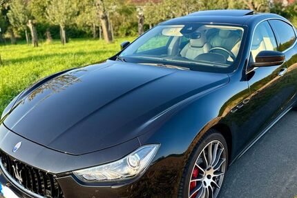 Maserati Ghibli 98.000 km 29.900 &euro; Frankfurt 60433