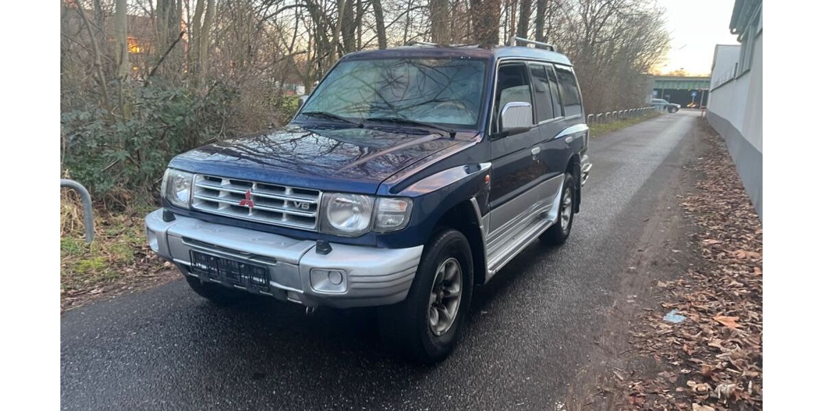 Mitsubishi Pajero 258.000 km 9.900 &euro; frankfurt am main 60313