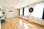 Moderne 4 Zi Maisonette mit 2 Schlafräumen mitten in Hornau