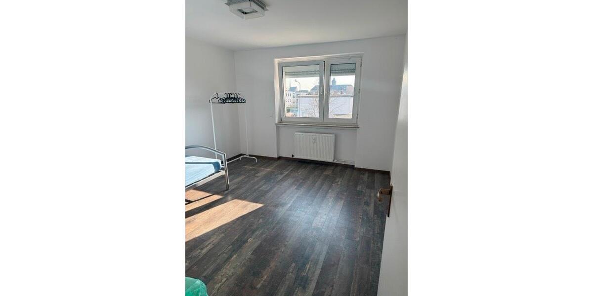 Etagenwohnung Frankfurt am Main Schwanheim - 3 Zimmer, 70 m&sup2;, 1.800&euro; | Angebot:26620828