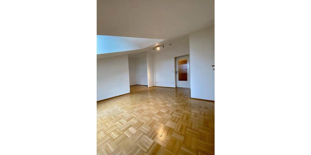 Dachgeschoßwohnung Frankfurt am Main Nied - 1.5 Zimmer, 28 m&sup2;, 730&euro; | Angebot:26425619