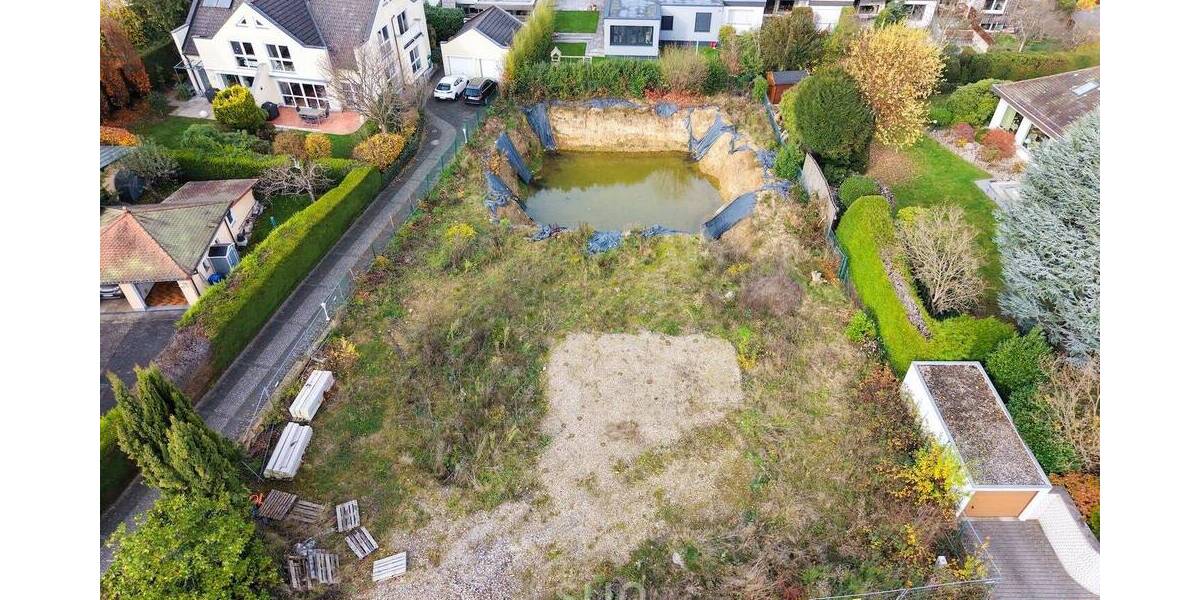 Attraktives Grundstück in bester Lage von Bad Homburg mit umfangreichen Bebauungsmöglichkeiten zimmer