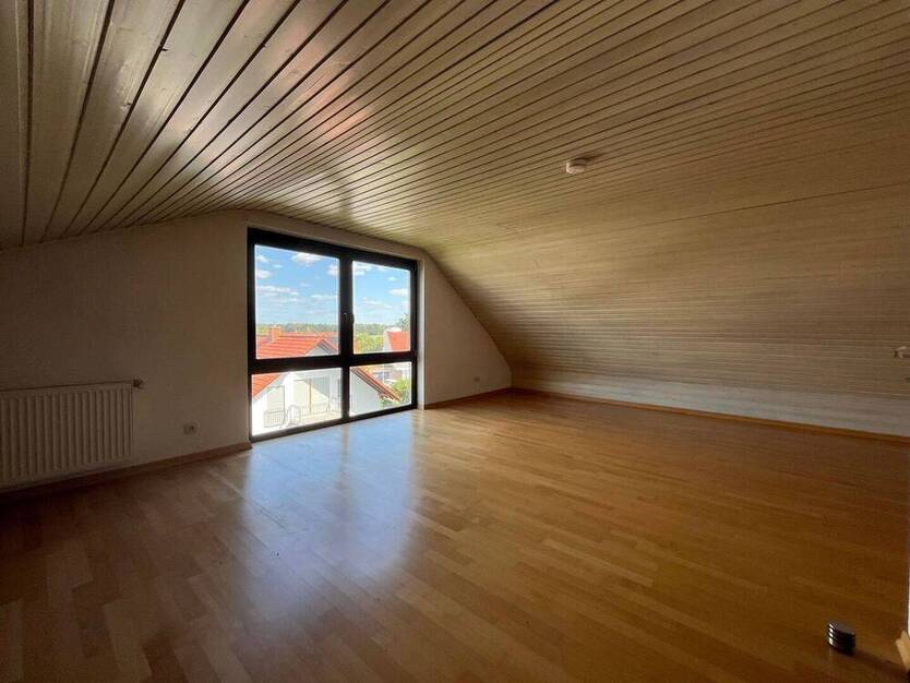 Geräumiges Reiheneckhaus - pflegeleichter Garten, Balkon, Sauna und Einbauküche