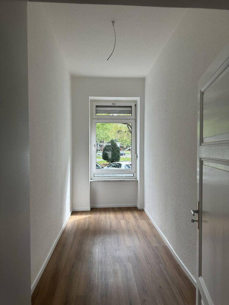 Erster Bezug nach Sanierung, 1A-Lage, altersgerechte exklusive 3-Zimmer-Altbau-Wohnung am Park