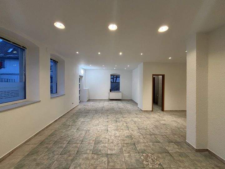 Gewerbeobjekt Frankfurt am Main Seckbach - 2 Zimmer, 70 m&sup2;, 780&euro; | Angebot:24543848