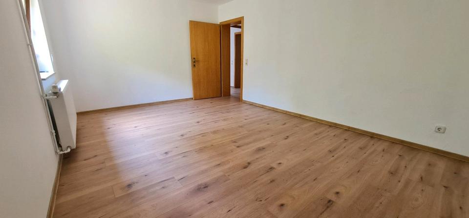 Einfamilienhaus Niedernhausen - 6 Zimmer, 155 m&sup2;, 3.000&euro; | Angebot:24980995