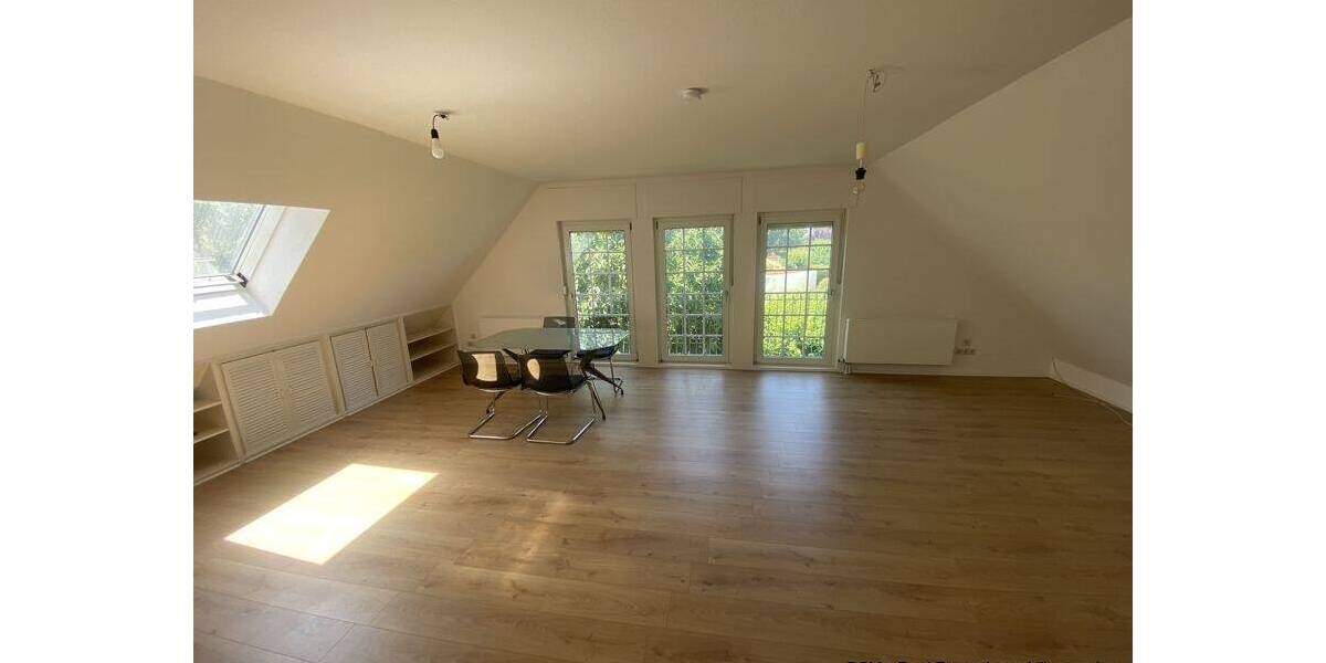 Etagenwohnung Rosbach von der Höhe Rodheim - 2 Zimmer, 72 m&sup2;, 950&euro; | Angebot:26927533