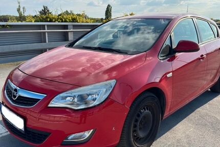 Opel Astra 215.000 km 1.990 &euro; Rüsselsheim 65428