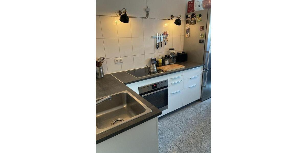 Sehr helle 2-Zimmer-Wohnung mit Küche und Balkon 2 zimmer