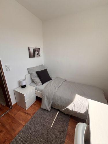 Etagenwohnung Frankfurt am Main Eschersheim - 4 Zimmer, 10 m&sup2;, 560&euro; | Angebot:23473723