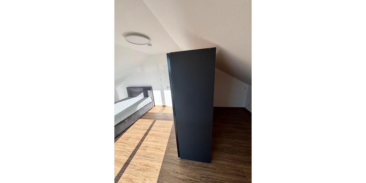 Dachgeschoßwohnung Karben - 2 Zimmer, 80 m&sup2;, 979&euro; | Angebot:26400052