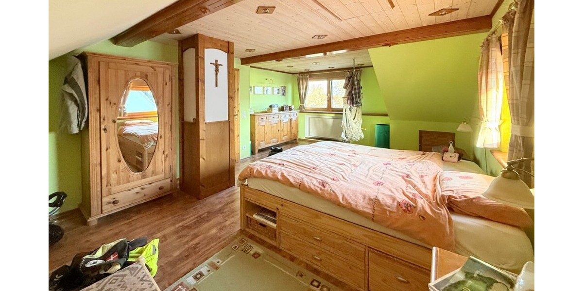 Flörsheim: Sie suchen das besondere Wohnflair? Ein toller Familienwohnsitz mit ELW - Doppelhaushälfte Flörsheim | Angebot:25568492