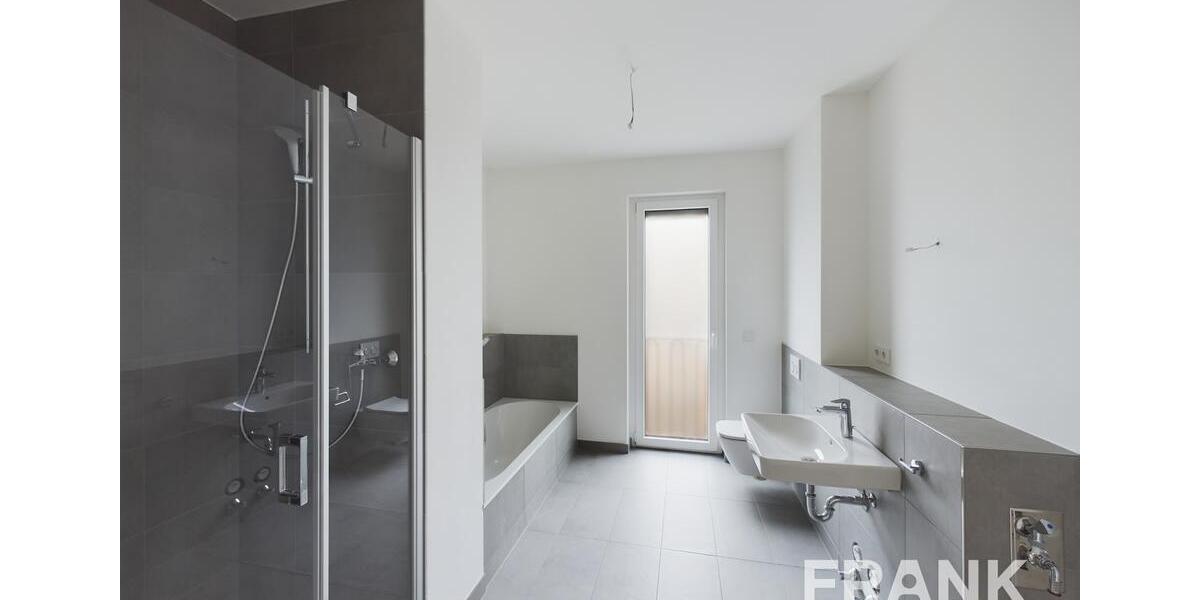 Erstbezug! Moderne 3-Zimmerwohnung mit Loggia 3 zimmer