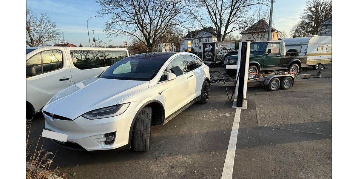 Tesla Model X 100.000 km 65.900 &euro; Flörsheim 65439