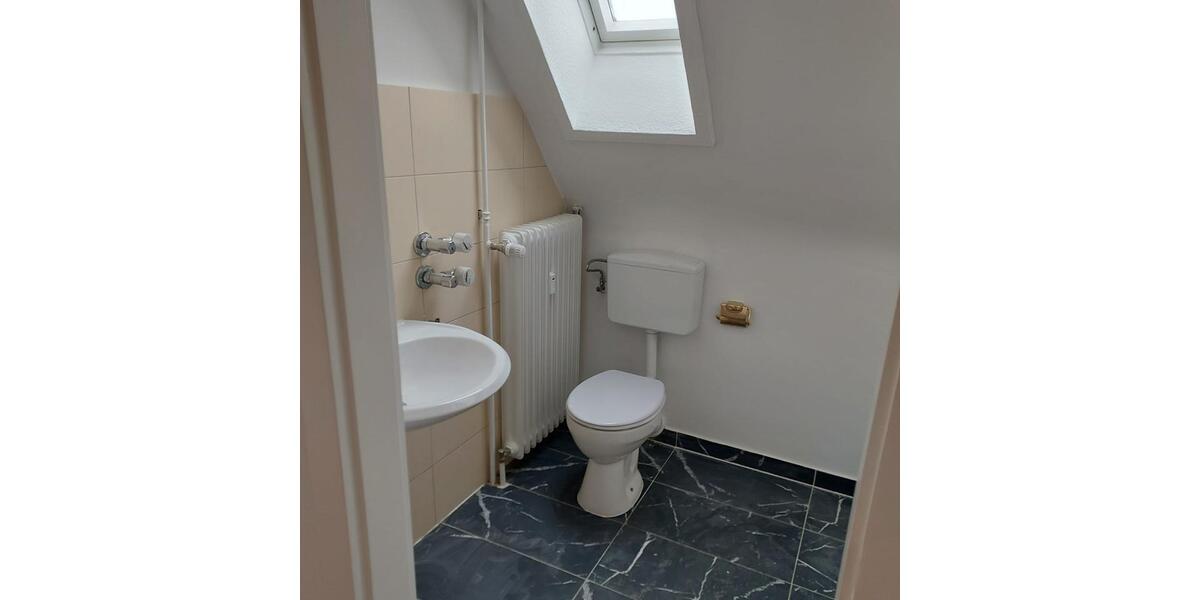 Dachgeschoßwohnung Frankfurt am Main Schwanheim - 2 Zimmer, 48 m&sup2;, 700&euro; | Angebot:26407665
