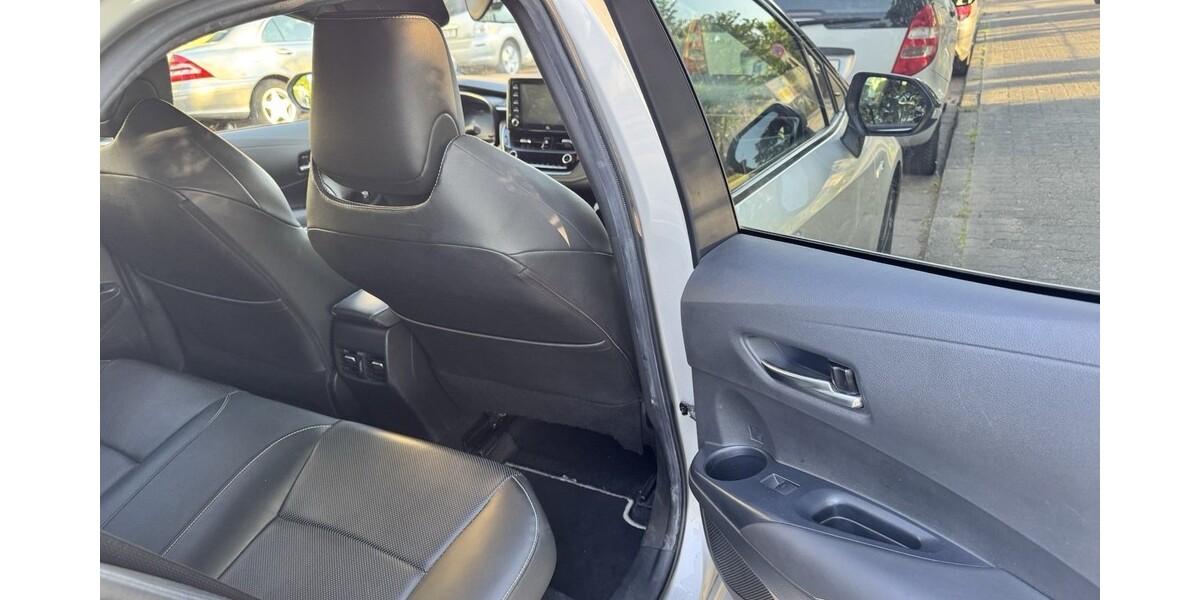 Toyota Corolla 148.000 km 17.700 &euro; Hanau 63450