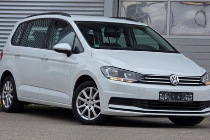 VW Touran 207.000 km 11.480 &euro; Friedrichsdorf (10 Min. nördlich von Frankfurt/M) 61381