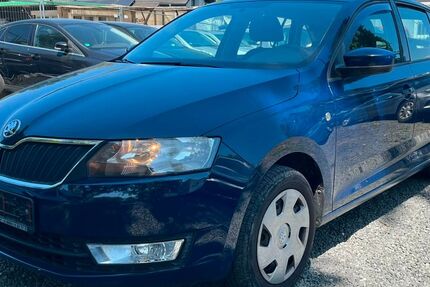 Skoda Rapid 196.000 km 2.990 &euro; Frankfurt 65933