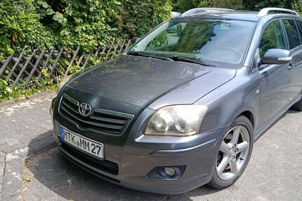 Toyota Avensis 310.000 km 2.000 &euro; Bad Soden 65812