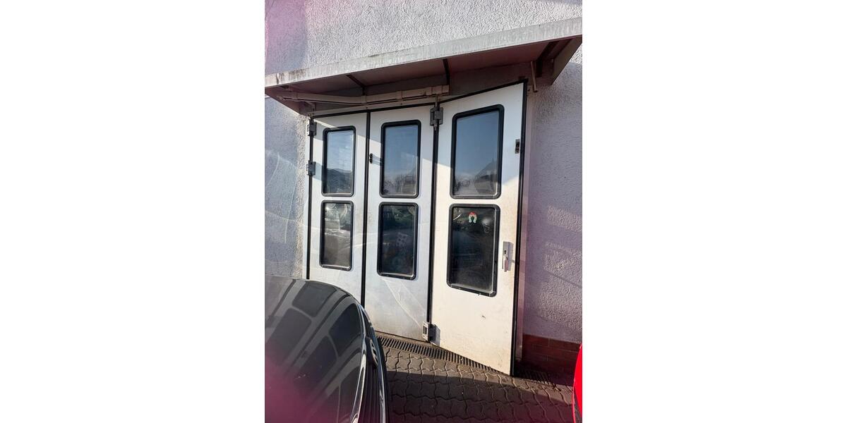 Werkstatt mit Hebebühne und 10 Autostellplätzen in Mühlheim zimmer