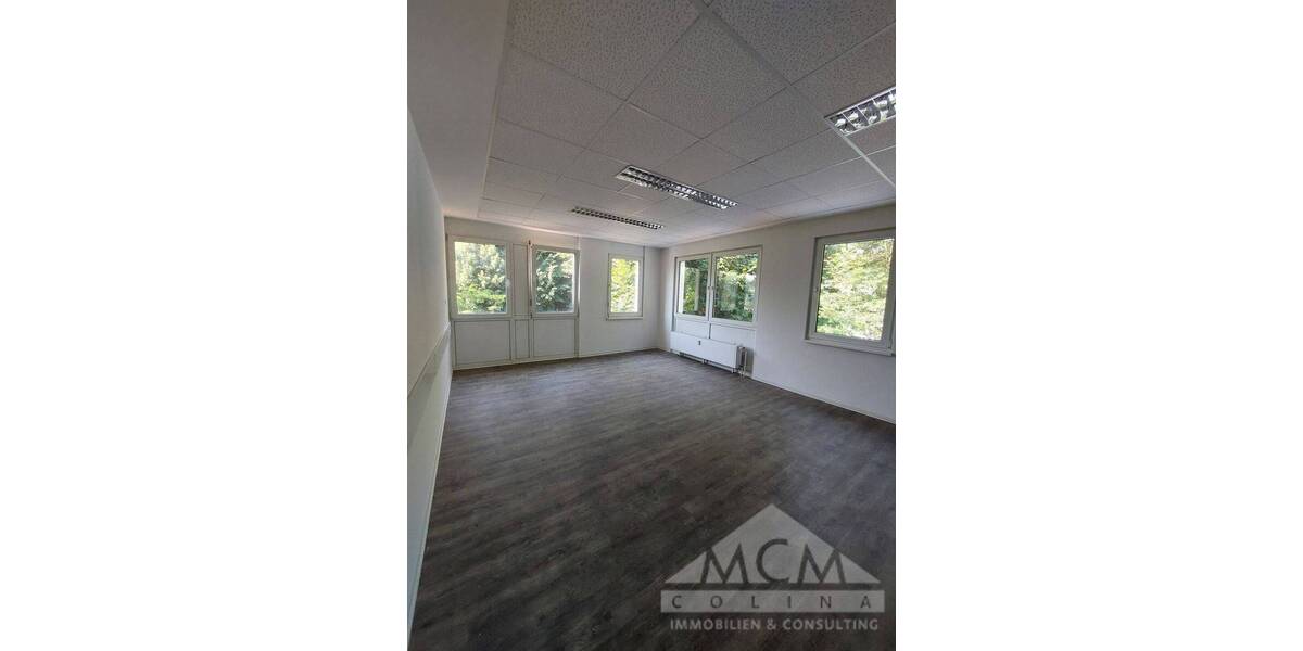 Gewerbeobjekt Frankfurt am Main / Niederursel Niederursel - 8 Zimmer, 236 m&sup2;, 2.500&euro; | Angebot:23986423