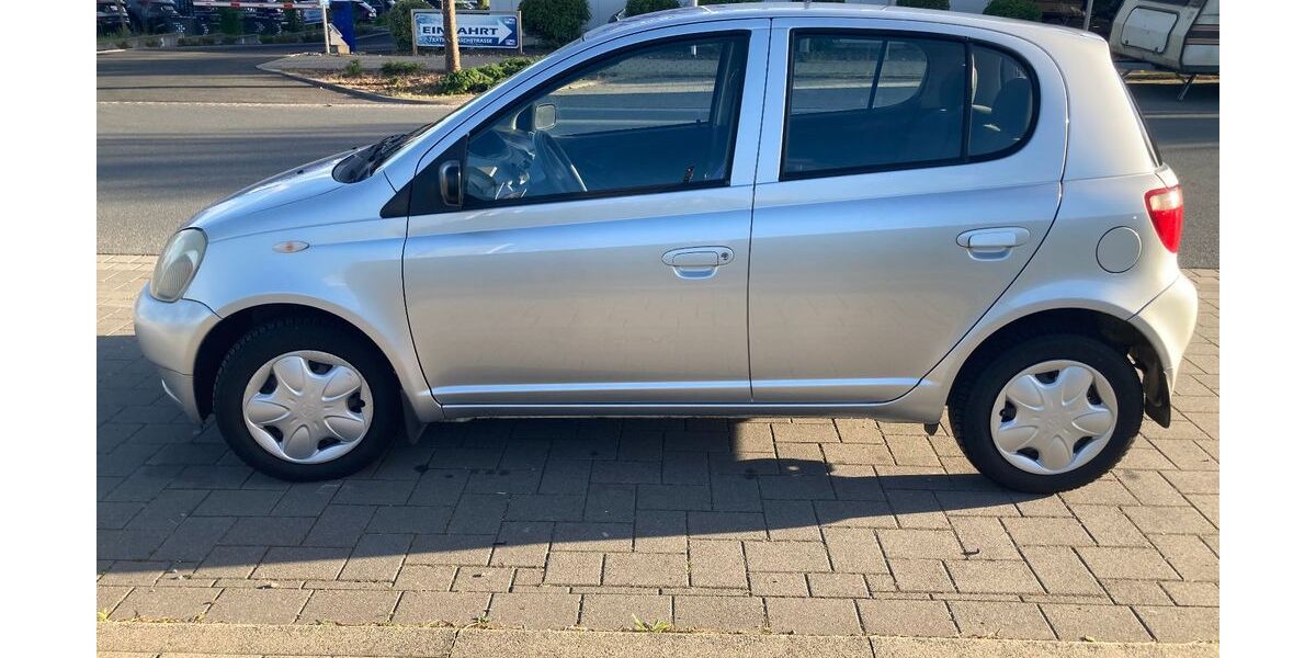 Toyota Yaris 99.956 km 3.490 &euro; Bad Homburg 61352