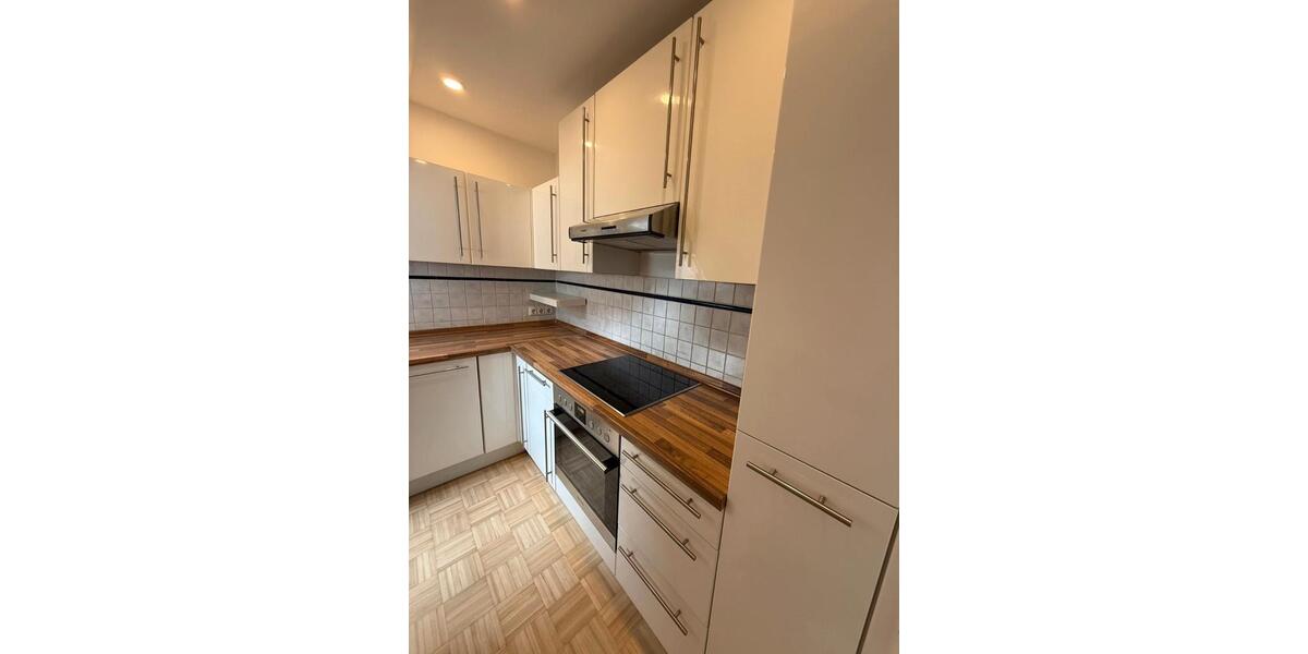 Dachgeschoßwohnung Oberursel (Taunus) - 4 Zimmer, 100 m&sup2;, 1.100&euro; | Angebot:26416269