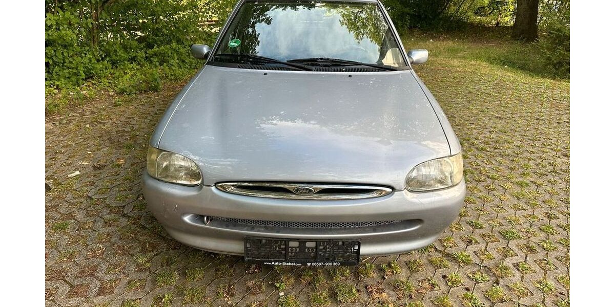 Ford Escort 76.000 km 1.700 &euro; friedrichsdorf 61381