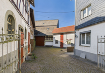 Haus zum Kaufen in Weilrod 325.000 € 143 m²