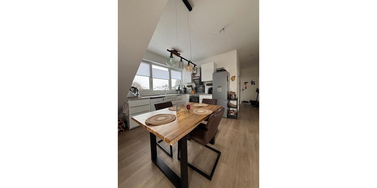 Dachgeschoßwohnung Oberursel (Taunus) - 2.5 Zimmer, 70 m&sup2;, 1.500&euro; | Angebot:25718516